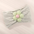 Weiches hellgraues Strick Stirnband für Babys mit einer feinen grün-rosa 3D Stoffblume - Hellgrau (4117-19)