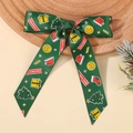 Fiocco di Natale in raso verde scuro con stampa Merry Christmas e icone delle festività - Stile con Stampa Cartoon Verde Scuro (4764-3)