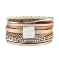 Détails d'un bracelet de style bohème multicouche en cuir avec coquillage et strass - Doré