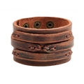 Retro bruine brede leren wikkelarmband met meerlaagse stiksels en metalen drukkers - Vintage Meerlaagse Gevlochten Stijl / Bruin