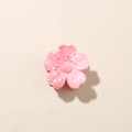 Matte Haarklammer in Rosa mit Blumenmuster und weißen Spritzern für elegante Frisuren - Verlauf Rosa