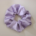 Soft faux rabbit fur scrunchie in light purple for autumn winter hairstyles - Satin Style / 11cm / Light Purple
