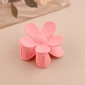 Pince à cheveux fleur rose mat avec un design élégant de bourgeon à cinq pétales - Rose