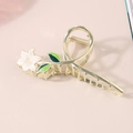 Pince à cheveux tulipe dorée avec pétales en émail blanc et feuilles vertes sur le clip - Pince Fleur de Lys 11CM