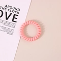 Elegante coletero de espiral rosa con diseño elástico de cordón de teléfono - Rosa Brillante