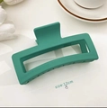 Matte dark green 12cm oversized hair claw clip for women in elegant rectangular hollow design - 13cm Rectangular Style / Green