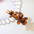 Elegant amber butterfly hair clip with tortoiseshell texture and double-butterfly design - Butterfly - Red Leopard (Bulk)