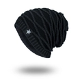 Gorro de punto negro para hombre con etiqueta de estrella y forro polar cálido - Negro