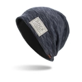 Gorro de punto mezcla azul marino y gris con parche rock y etiqueta deportiva - Azul Marino