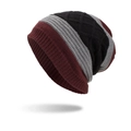 Bonnet tricoté d'hiver présentant un motif de blocs bordeaux gris et noir - Bordeaux