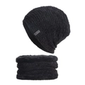 Schwarzes Strickmützen- und Schal-Set mit warmem Fleecefutter und JIA-Aufnäher - Schwarz (Set)