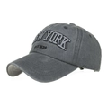 Dunkelgraue Baseballkappe aus gewaschener Baumwolle mit New York Bestickung - Grau