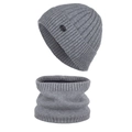 Set invernale berretto e scaldacollo in maglia a coste grigio scuro con toppa - Cappello + Scaldacollo Set da 2 pezzi / Grigio