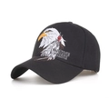 Schwarze Baseballkappe aus Baumwolle mit detaillierter Adlerstickerei und Native Pride Schrift - Schwarz