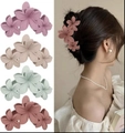 Matte Blumen-Haarklammern im Set in Morandi-Lila, Creme, Minze und Rosenfarben - Matte Dreifach-Blumen-Haarklammer (Stil C) / 4er-Set