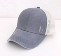 Graublaue gewaschene Baseballkappe mit weißem Netzrücken und Vintage-Finish - Hellgrau