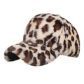 Gorra de béisbol de invierno con estampado de leopardo y textura suave de piel sintética - Beige