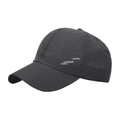 Cappellino sportivo grigio scuro ad asciugatura rapida con fori di ventilazione laser - grigio scuro
