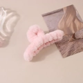 Rosa Plüsch-Haarklammer für elegante Damenfrisuren, weiches Kunstfell Shark Clip Accessoire - 12cm Schleifen-Stil / Großpackung / Hellrosa