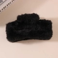 Pince à cheveux noire en peluche douce pour femme idéale pour les coiffures d'hiver - Noir