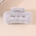 Pince à cheveux en peluche gris clair en fausse fourrure pour l'automne et l'hiver - Bleu Gris Clair