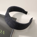 Diadema ancha minimalista de lana gris carbón con diseño acolchado para mujer - Gris Oscuro