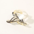 Elegant tulip claw clip in yellow resin with white petals for thick hair styling - Matte White - Style A