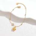 Bracelet en acier inoxydable doré avec pendentifs cœur et fleur sur chaîne fine - Style Fleur à Cinq Pétales B (OLBB1307-hua-B)