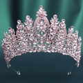 Detailansicht der rosa Kristallbrautkrone mit Silberlegierung und floralen Strasssteinen - Silberton mit hellrosa Strass