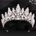 Détail d'un diadème de mariée argenté avec cristaux clairs et motifs floraux en strass - Argent Épais Strass Blanc