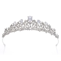 Couronne de mariée élégante en alliage argenté avec zircon floral et cinq pierres gouttes - Blanc Argenté