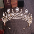 Eleganter goldener Braut-Tiara mit funkelnden Strasssteinen und Kristallen im Design - KC Gold Weißer Strass
