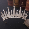 Detalle de corona de novia vintage dorada con brillantes diamantes de imitación redondos - Oro KC Diamantes de Imitación Blancos