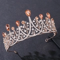 Dettaglio corona da sposa in oro rosa con cristalli champagne e strass scintillanti - Oro Rosa Pietra Pesca