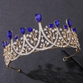 Corona da sposa barocca dorata con gemme blu e strass bianchi su sfondo nero opaco - Oro con strass blu