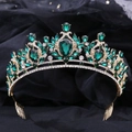 Dettaglio della tiara barocca verde smeraldo con base dorata e cristalli a goccia - Oro Zircone Verde