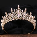 Couronne de mariée baroque dorée avec cristaux blancs et pierres roses sur tissu noir - Or Opale Rose (H1269)