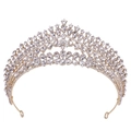 Dettaglio ravvicinato della corona da sposa con cristalli a goccia e finitura dorata - Oro (KC Oro Strass Bianco)