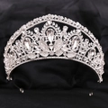 Elegantes Brautdiadem mit funkelnden Kristall-Strasssteinen und silbernen Blumenmustern - Dickes Silber Weißer Strass / Silber
