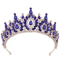 Dettaglio macro della corona barocca da sposa con cristalli blu reale e base argento - Strass Blu e Bianco Dorato (Stile Diamante Bianco e Blu KC Gold)