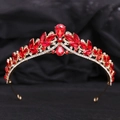 Corona da sposa di lusso con grandi pietre preziose rosse e filigrana d'oro su nero - KC Oro Strass Chiaro e Rosso