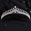 Dettaglio della corona da sposa in argento con zirconi AAA e cristallo a goccia - Argento (Zircone Bianco)