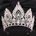 Luxuriöse silberne Braut-Tiara mit funkelnden Kristallsteinen und edlem Diadem-Design - Dickes Silber Weißer Strass