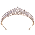 Detailansicht der goldenen Kristall-Brautkrone mit Marquise-Steinen und Endschlaufen - KC Gold Weißer Strass