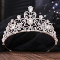 Eleganter silberner Brautkronen-Haarschmuck mit Blatt-Strasssteinen und Kristalldetails - Dickes Silber Weißer Strass