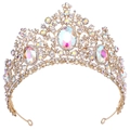 Detailansicht der Brautkrone mit AB-Kristallen und feinen goldenen Hohlmustern im Design - KC Gold Weißer Diamant + AB-Diamant