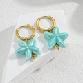 Boucles d'oreilles créoles dorées avec pendentifs étoile de mer bleue pour l'été - Style Étoile de Mer Turquoise (S-E1119-lansong)