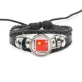 Détail du bracelet en cuir multicouche avec dôme en verre, drapeau de la Chine et texte - Enveloppe de Texte Cinq Étoiles (10)