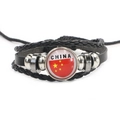 Détail d'un bracelet multicouche en cuir avec dôme en verre drapeau de la Chine réglable - Motif Chine Cinq Étoiles (8)