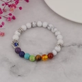 Hamsa Hand armband met wit turkoois en zeven chakra stenen voor vrouwen - Witte Turkoois